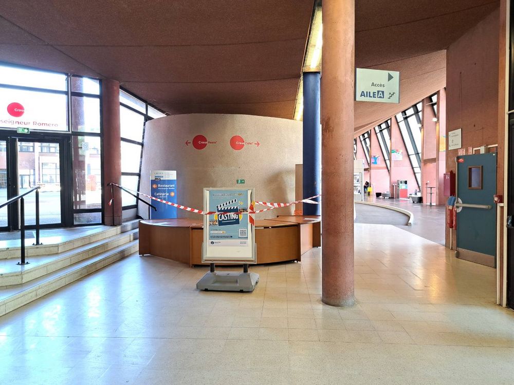 L'intérieur du Bâtiment des premiers cycles.