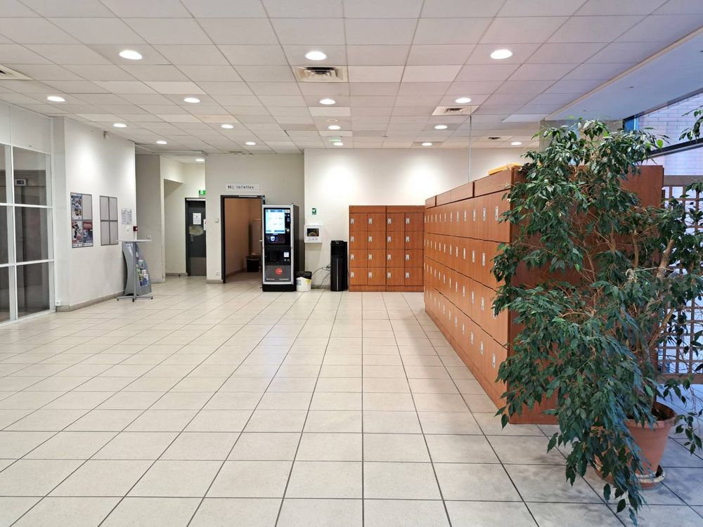 L'intérieur de la Bibliothèque Universitaire.