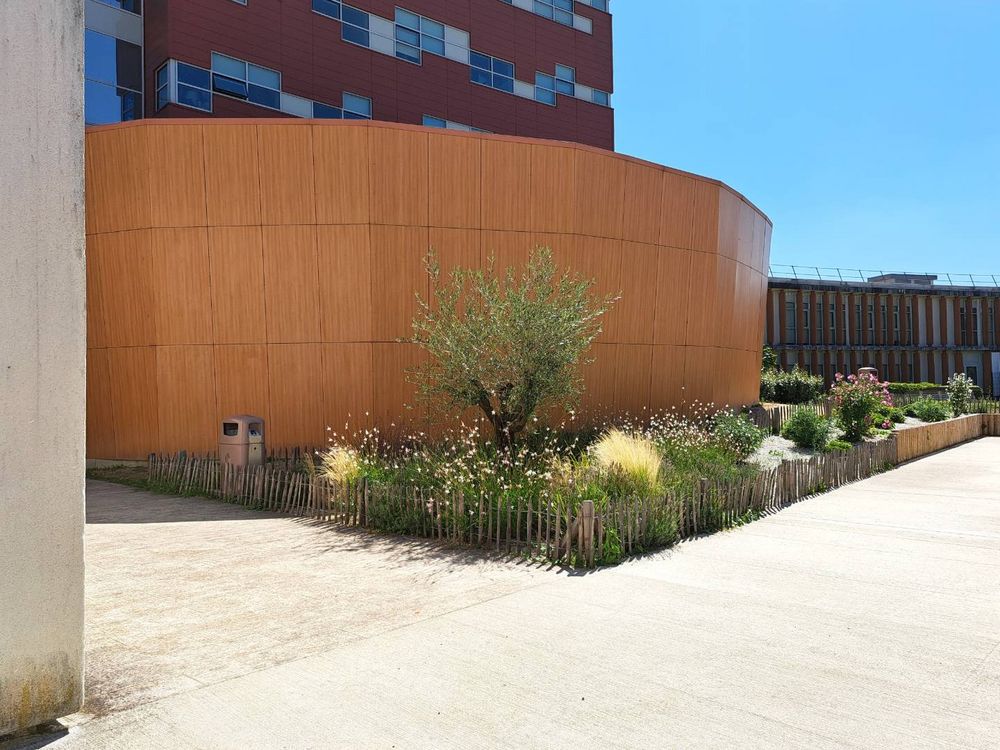 L'extérieur de l'IBGBI.