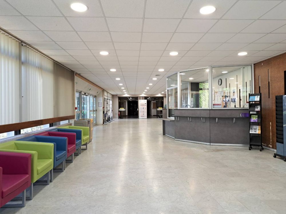 Le hall du Bâtiment Facteur Cheval.