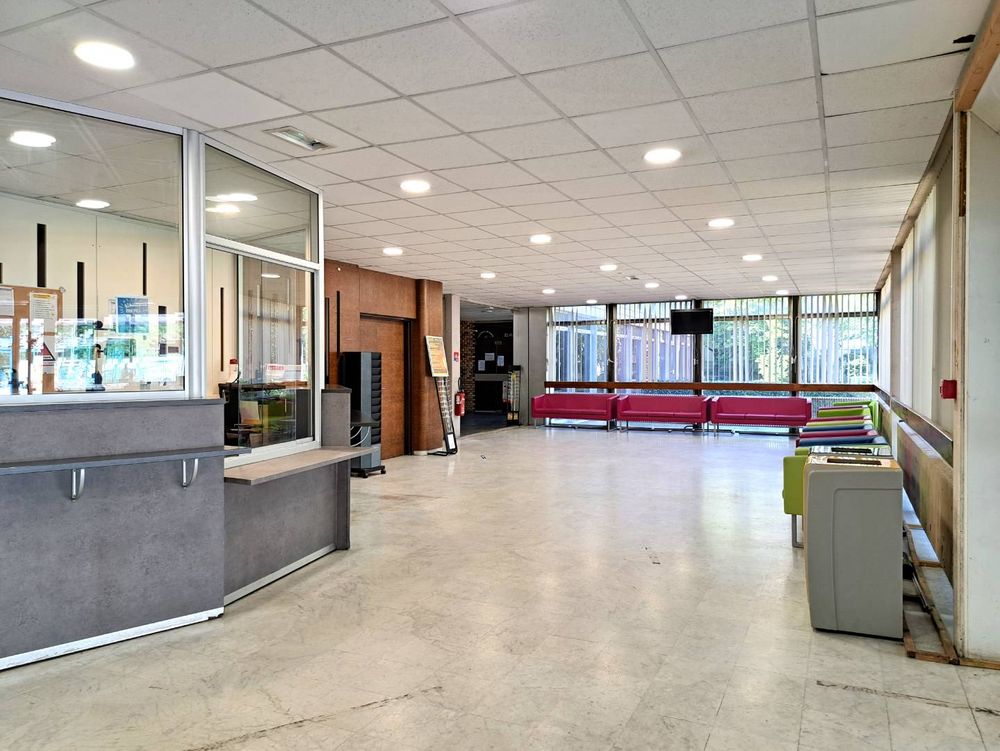 Le hall du Bâtiment Facteur Cheval.
