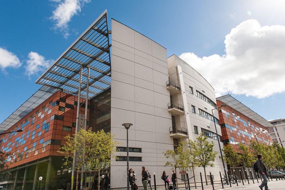 Le bâtiment Maupertuis, de l'Université Évry Paris-Saclay