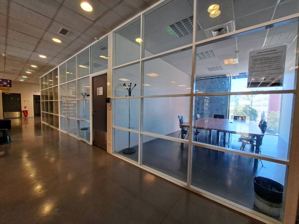 L'intérieur de la Bibliothèque Universitaire.