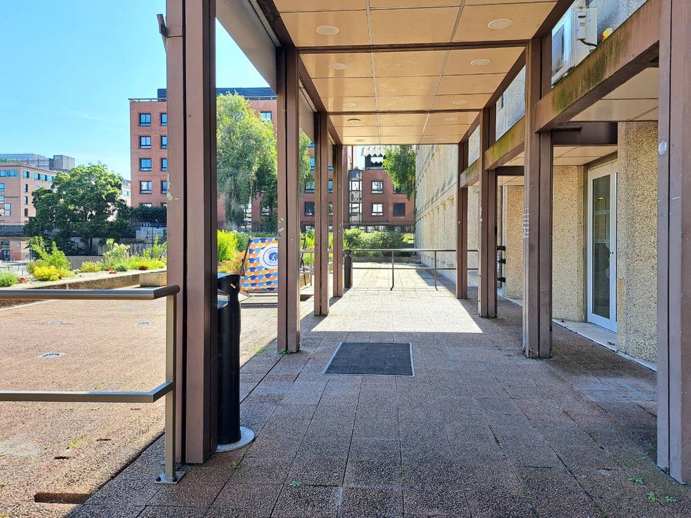 L'extérieur du Bâtiment Ile-de-France.