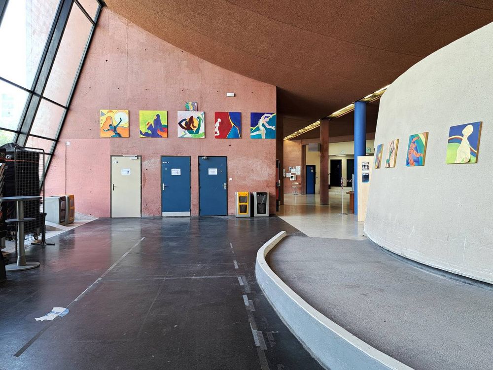 L'intérieur du Bâtiment des premiers cycles.