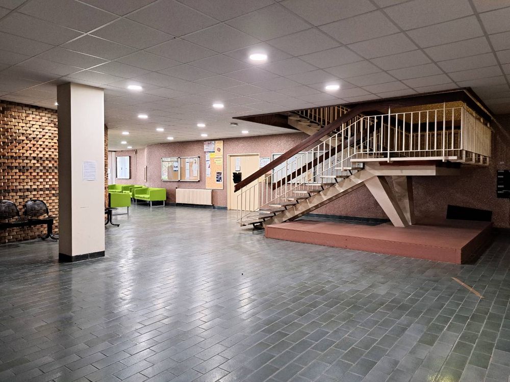 Le hall du Bâtiment Facteur Cheval.