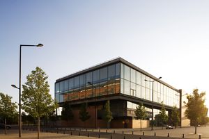batîment de l'université d'evry