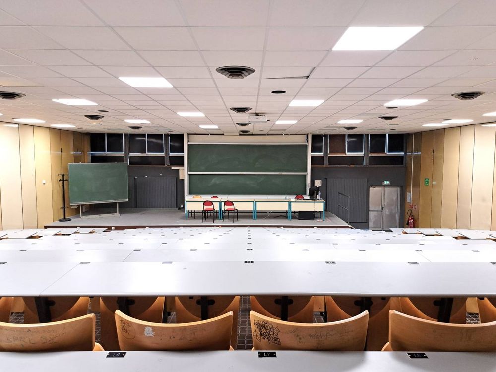 L'intérieur de l'amphi du bâtiment Facteur cheval.