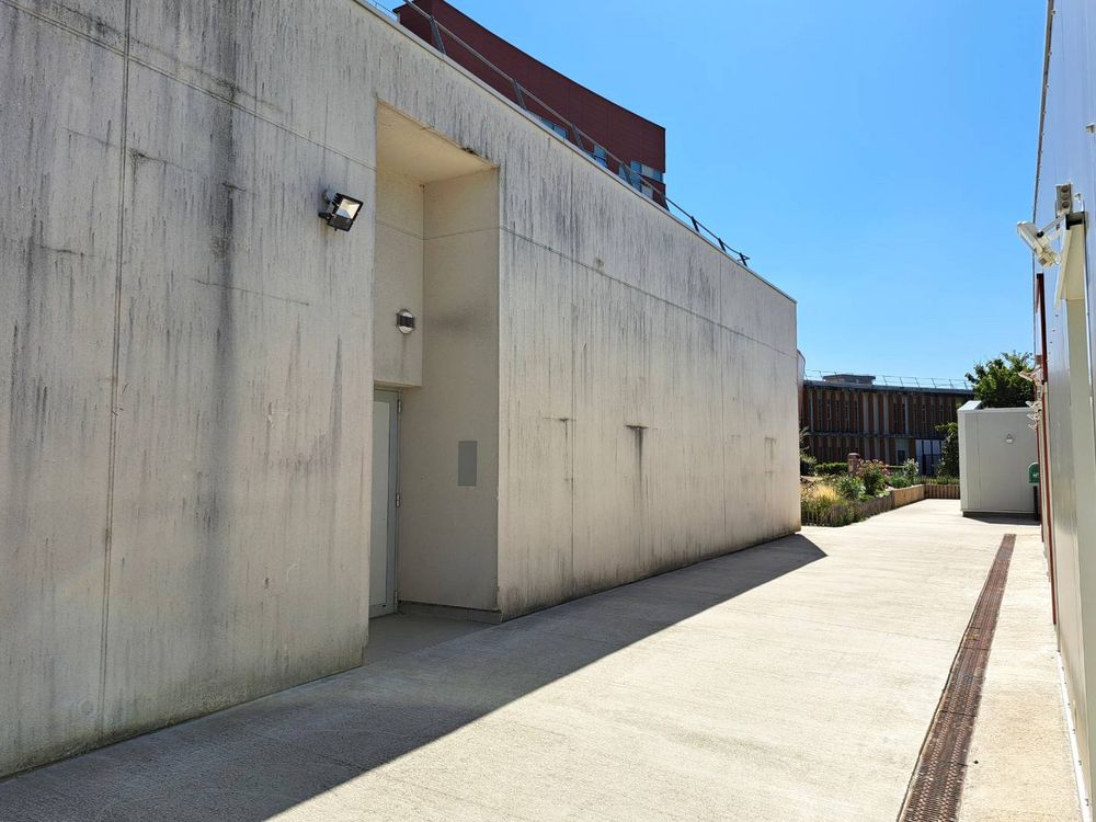 L'extérieur de l'IBGBI.